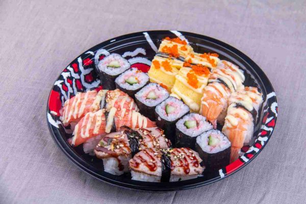 鲜目录寿司与其他寿司店相比有哪些特色